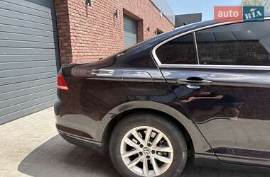 Седан Volkswagen Passat 2015 в 