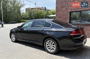 Седан Volkswagen Passat 2015 в 
