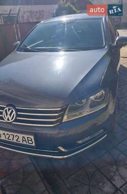 Седан Volkswagen Passat 2012 в Рахові
