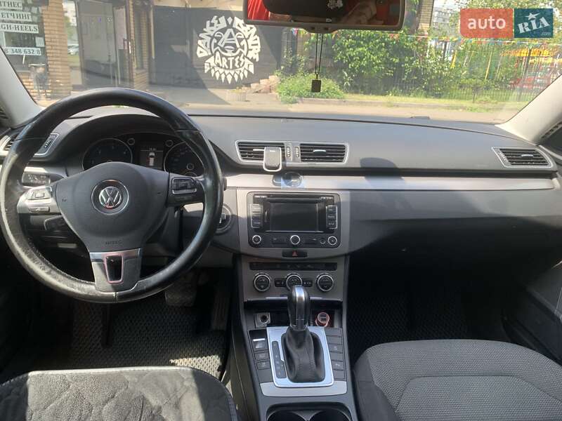 Універсал Volkswagen Passat 2013 в Києві