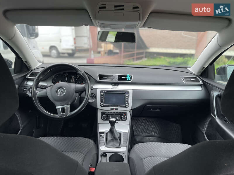 Седан Volkswagen Passat 2011 в Хмельницком
