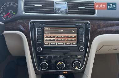 Седан Volkswagen Passat 2012 в 
