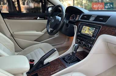 Седан Volkswagen Passat 2012 в 