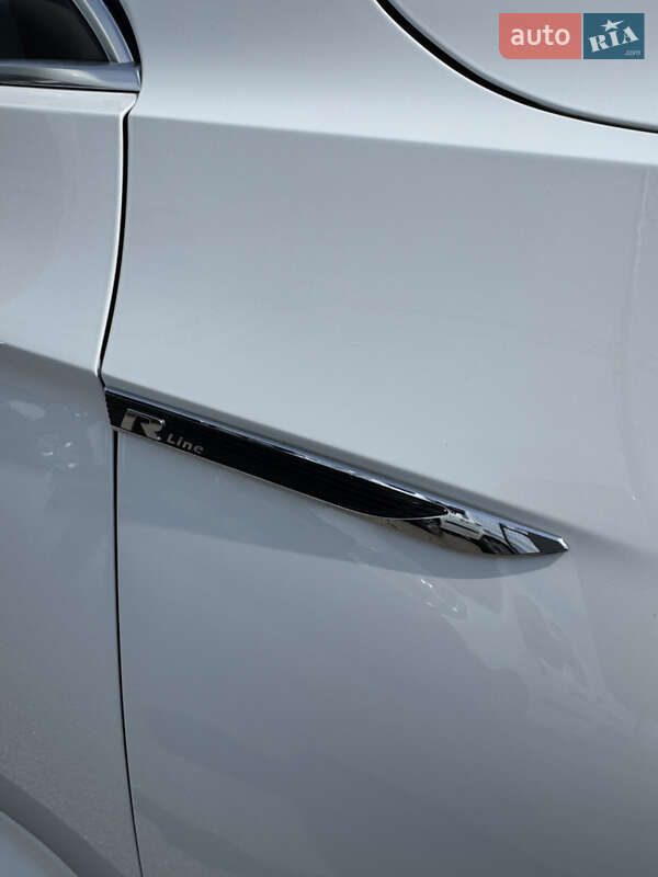Универсал Volkswagen Passat 2021 в Киеве