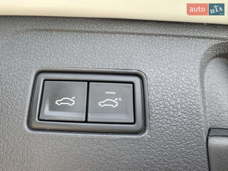Универсал Volkswagen Passat 2021 в Киеве