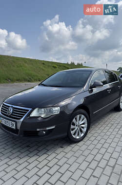 Седан Volkswagen Passat 2008 в Рокитному