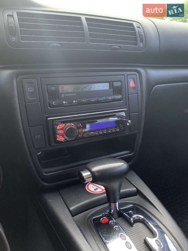 Универсал Volkswagen Passat 2003 в Одессе