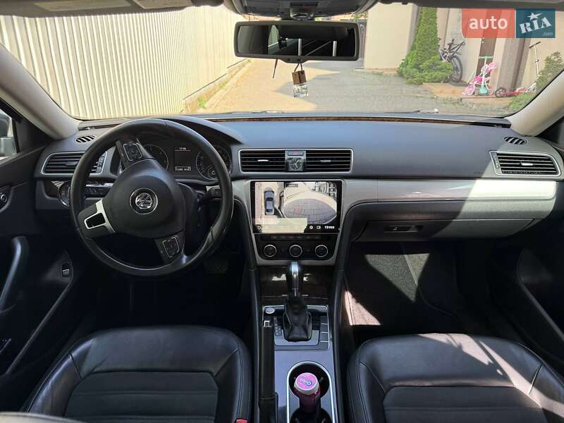 Седан Volkswagen Passat 2014 в Одессе