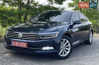Седан Volkswagen Passat 2015 в 