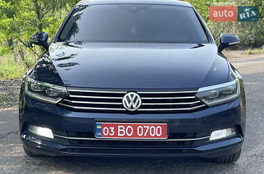 Седан Volkswagen Passat 2015 в 