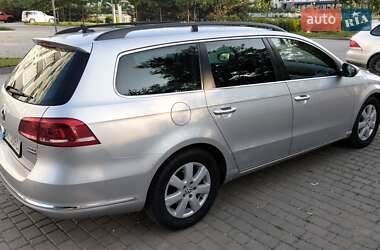 Універсал Volkswagen Passat 2011 в 