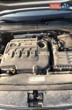 Універсал Volkswagen Passat 2015 в 