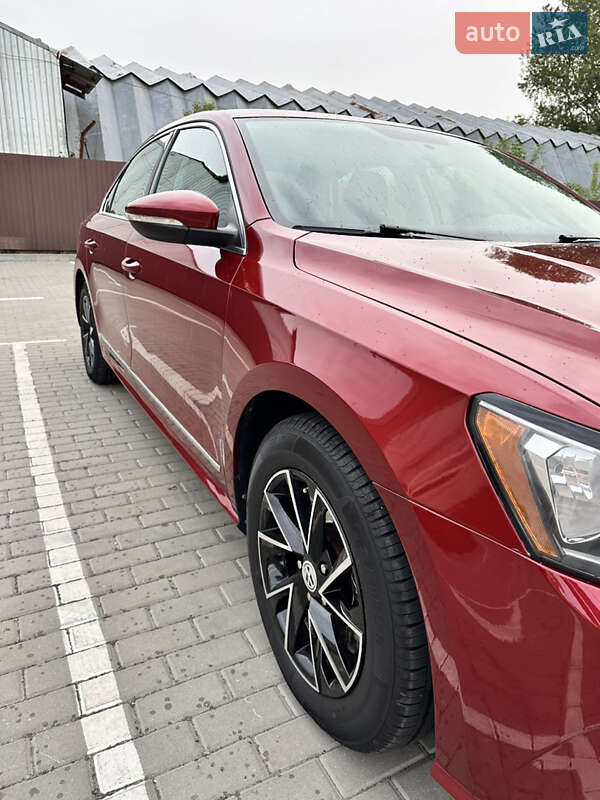 Седан Volkswagen Passat 2015 в Черкасах