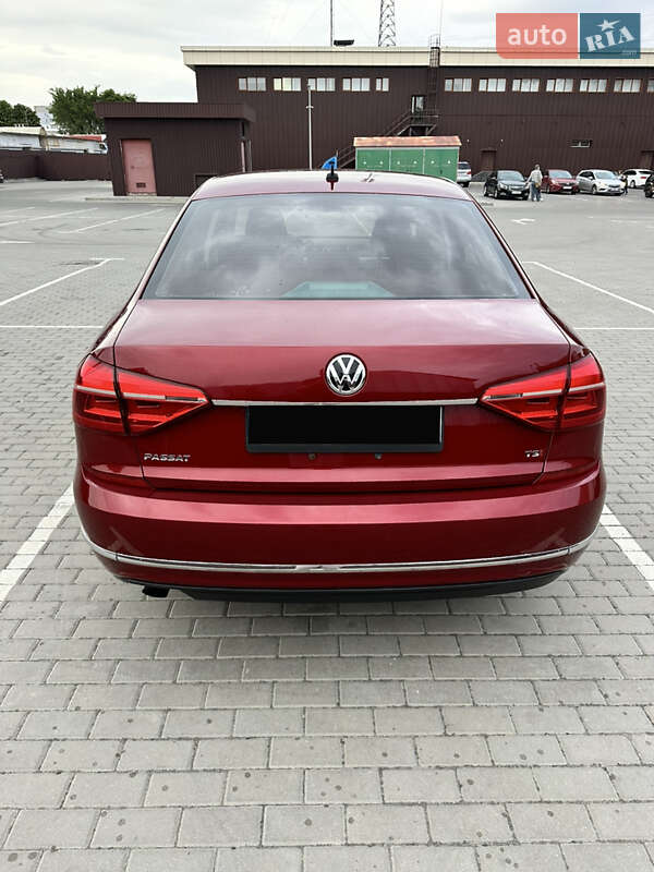 Седан Volkswagen Passat 2015 в Черкасах