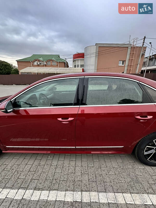 Седан Volkswagen Passat 2015 в Черкасах