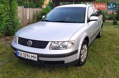Универсал Volkswagen Passat 1998 в Киеве