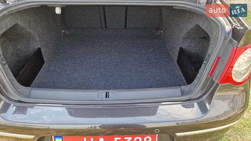 Седан Volkswagen Passat 2006 в Запоріжжі