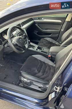 Седан Volkswagen Passat 2015 в 