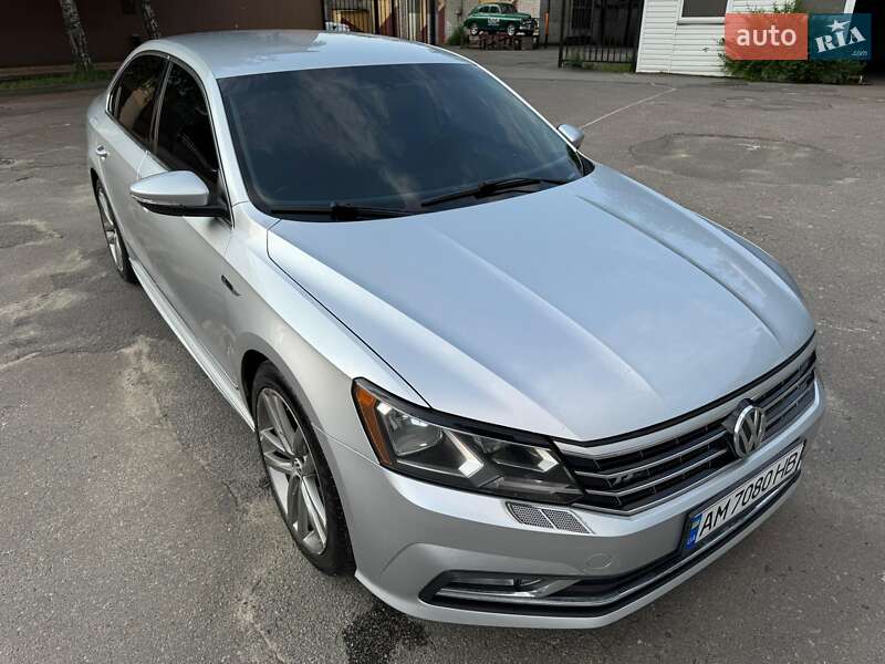 Седан Volkswagen Passat 2017 в Киеве