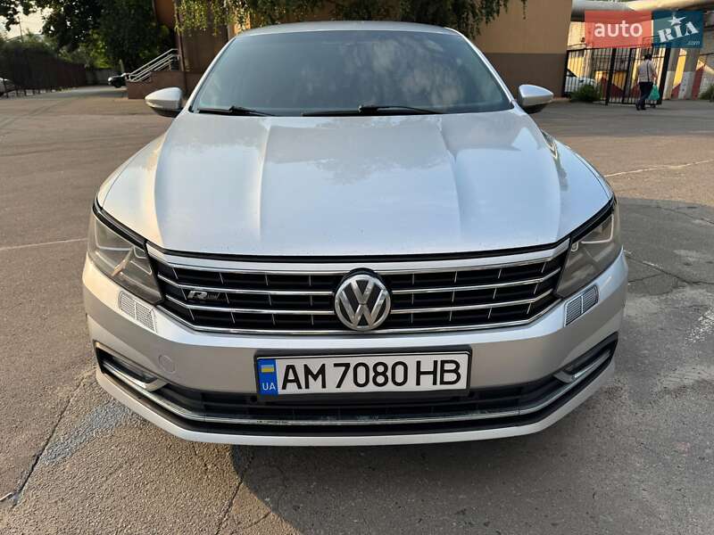 Седан Volkswagen Passat 2017 в Киеве