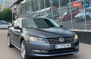 Седан Volkswagen Passat 2014 в Києві