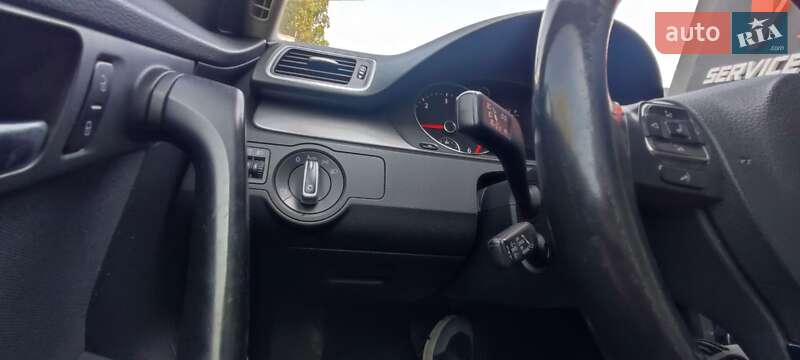 Универсал Volkswagen Passat 2011 в Киеве