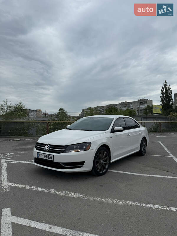 Седан Volkswagen Passat 2014 в Івано-Франківську