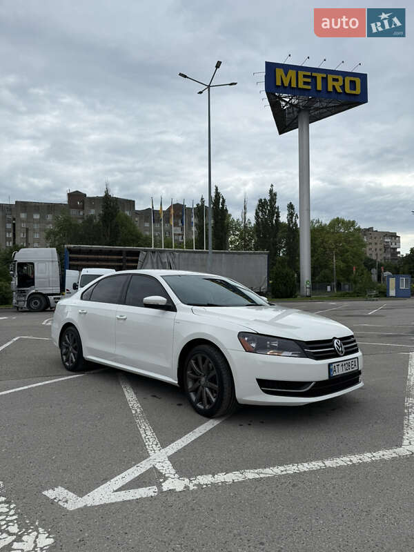 Седан Volkswagen Passat 2014 в Івано-Франківську