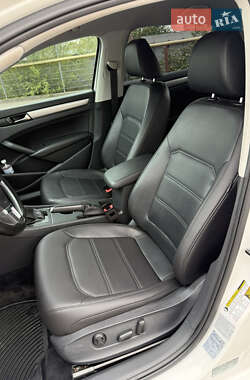 Седан Volkswagen Passat 2014 в 