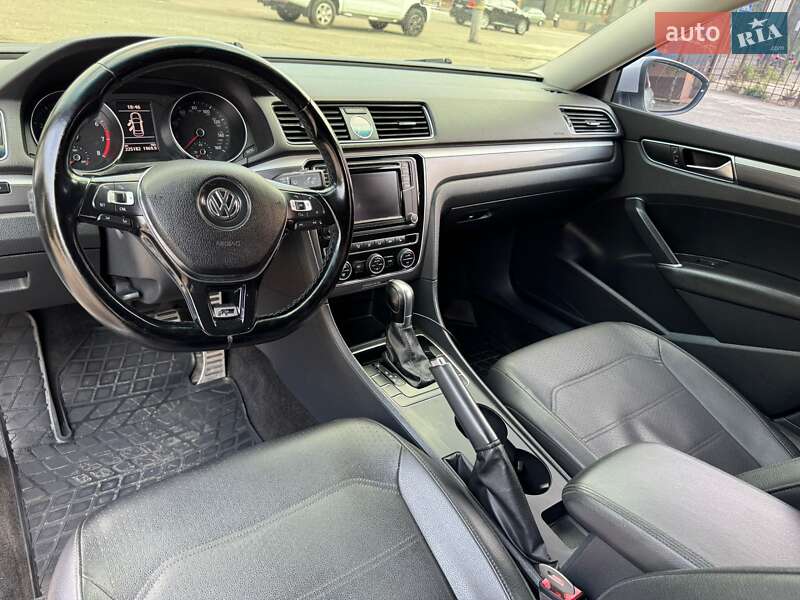 Седан Volkswagen Passat 2017 в Киеве