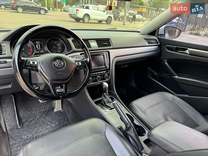 Седан Volkswagen Passat 2017 в Киеве
