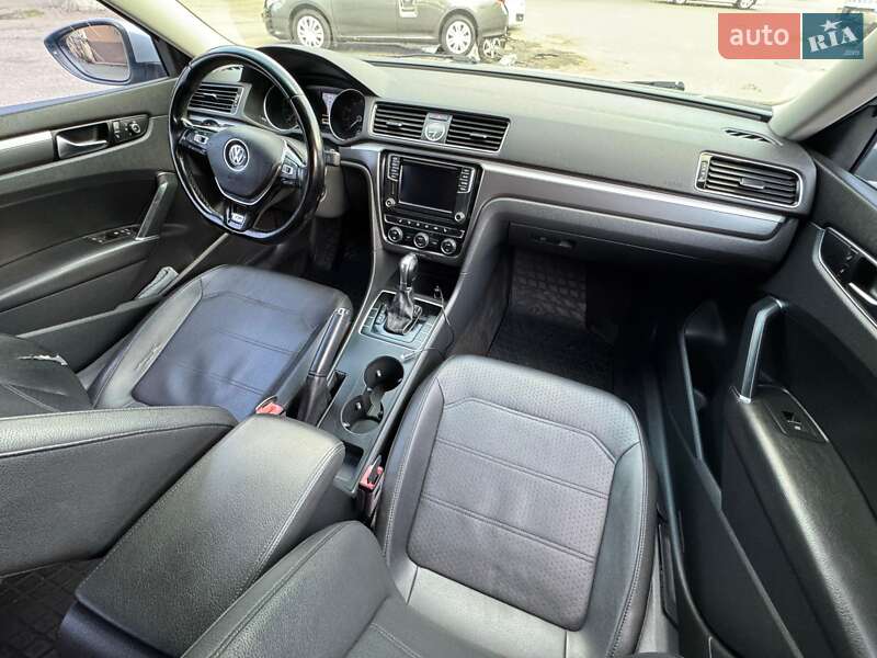 Седан Volkswagen Passat 2017 в Киеве