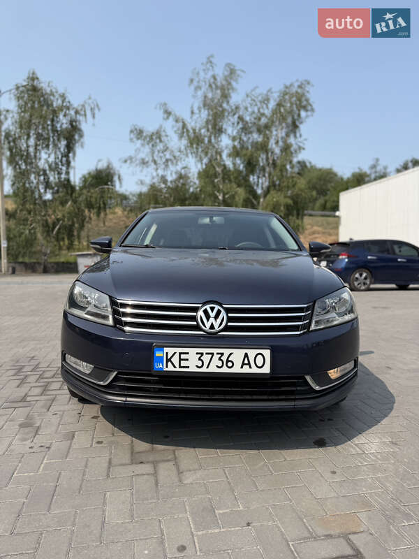 Седан Volkswagen Passat 2012 в 