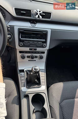 Седан Volkswagen Passat 2012 в 