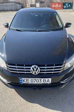 Седан Volkswagen Passat 2012 в Днепре