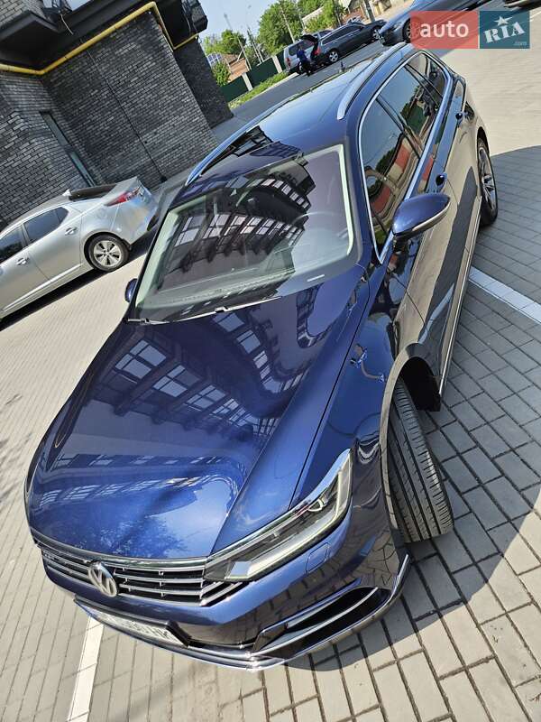 Универсал Volkswagen Passat 2016 в Житомире