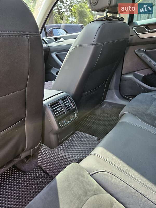 Универсал Volkswagen Passat 2016 в Житомире