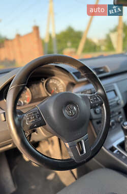 Седан Volkswagen Passat 2013 в 