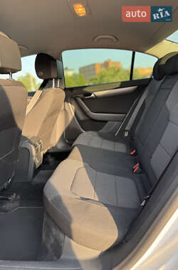 Седан Volkswagen Passat 2013 в 