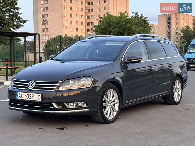 Универсал Volkswagen Passat 2012 в 
