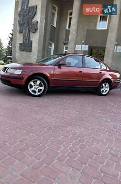 Седан Volkswagen Passat 1997 в 