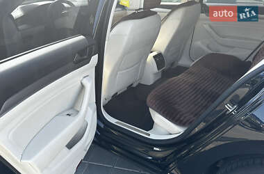 Седан Volkswagen Passat 2017 в 