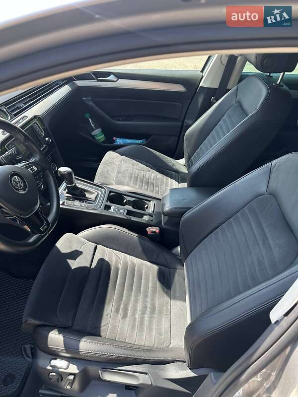 Седан Volkswagen Passat 2017 в Кривом Озере фото 12 Седан Volkswagen Passat 2017 в Кривом Озере