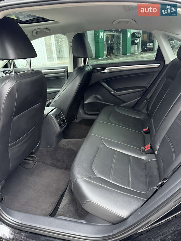 Седан Volkswagen Passat 2016 в Тернополе