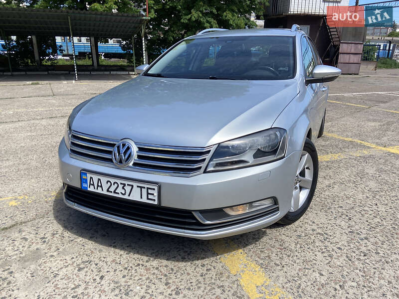 Универсал Volkswagen Passat 2012 в 