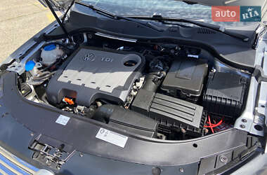 Универсал Volkswagen Passat 2012 в 
