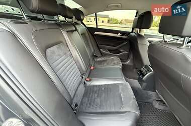 Седан Volkswagen Passat 2015 в 