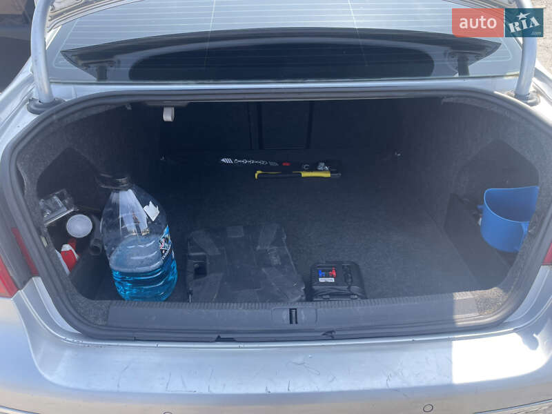 Седан Volkswagen Passat 2009 в Рівному