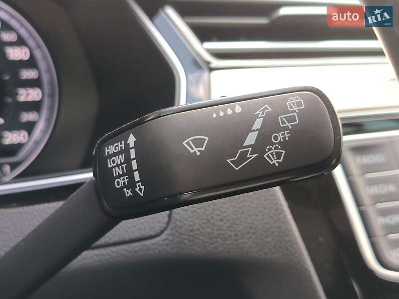 Универсал Volkswagen Passat 2015 в Киеве