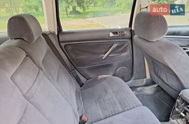 Универсал Volkswagen Passat 2000 в 
